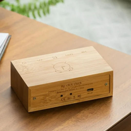Flip Click Clock - Vækkeur i Træ - Bamboo