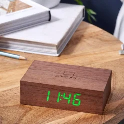Flip Click Clock - Vækkeur i Træ - Walnut
