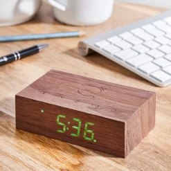 Flip Click Clock - Vækkeur i Træ - Walnut