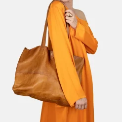 Marlo, Stor Urban Skuldertaske - Burned Tan