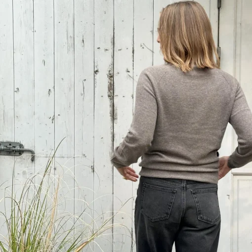 Raglan Crew Neck - Brownstone