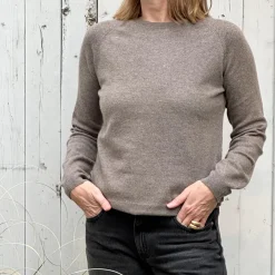 Raglan Crew Neck - Brownstone