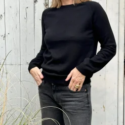Raglan Crew Neck - Velvet Black