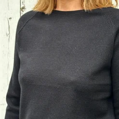 Raglan Crew Neck - Velvet Black